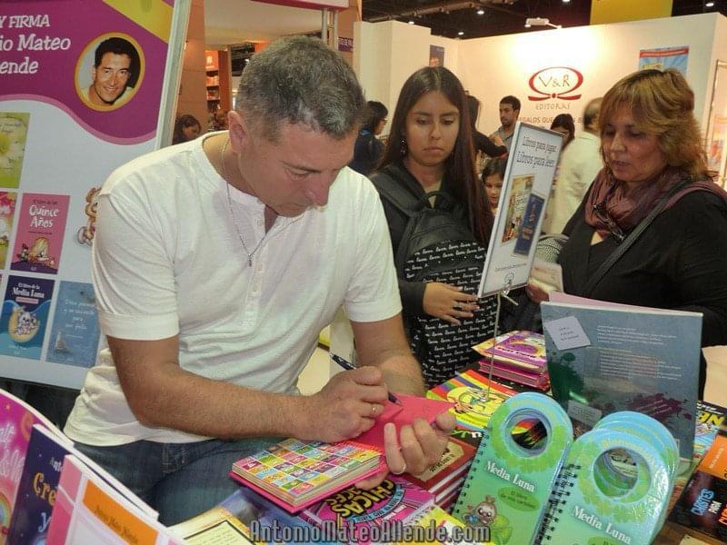 Feria Internacional del Libro stand Vergara y Riba | Antonio Mateo Allende